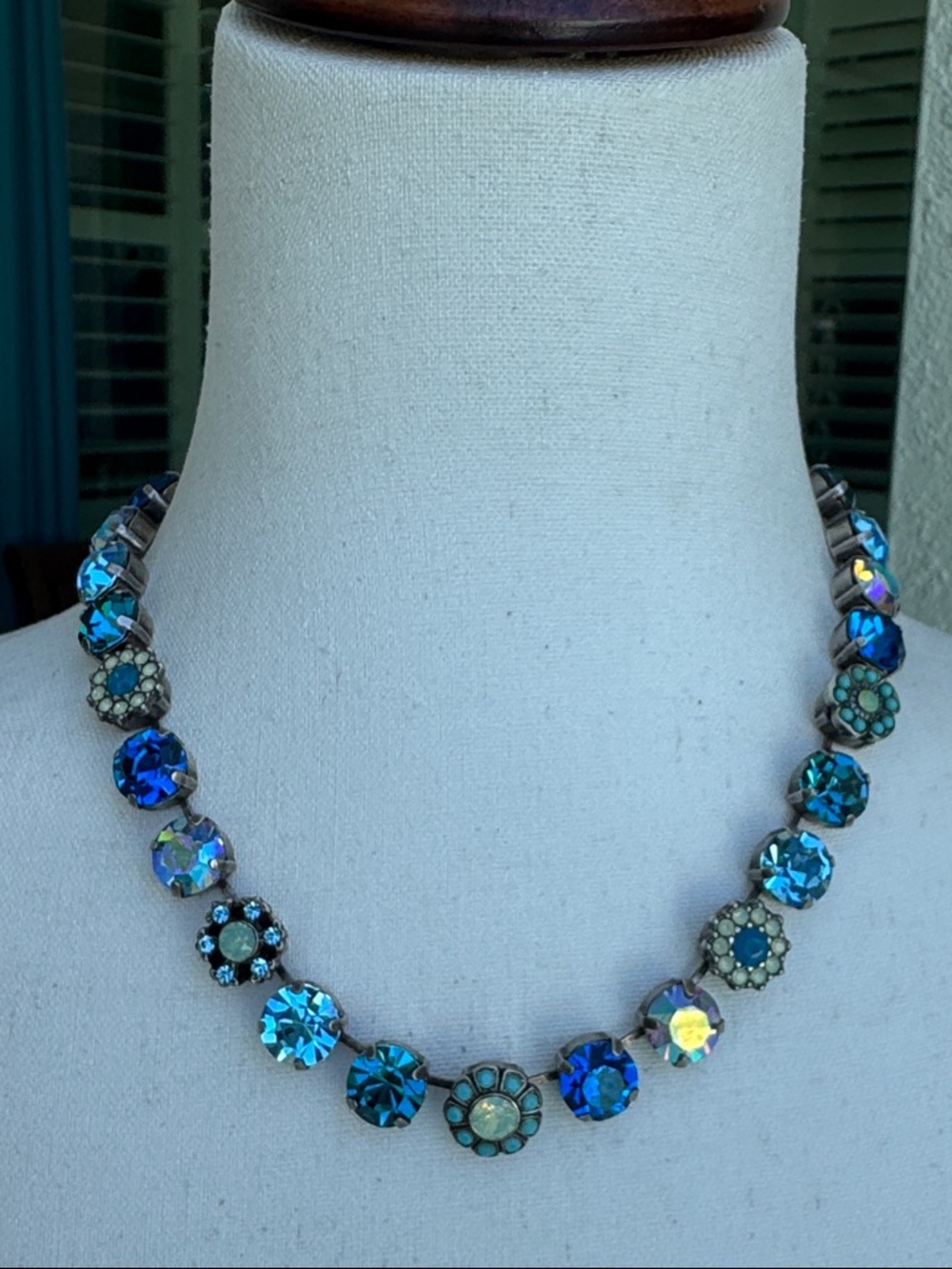 Mariana statement necklace